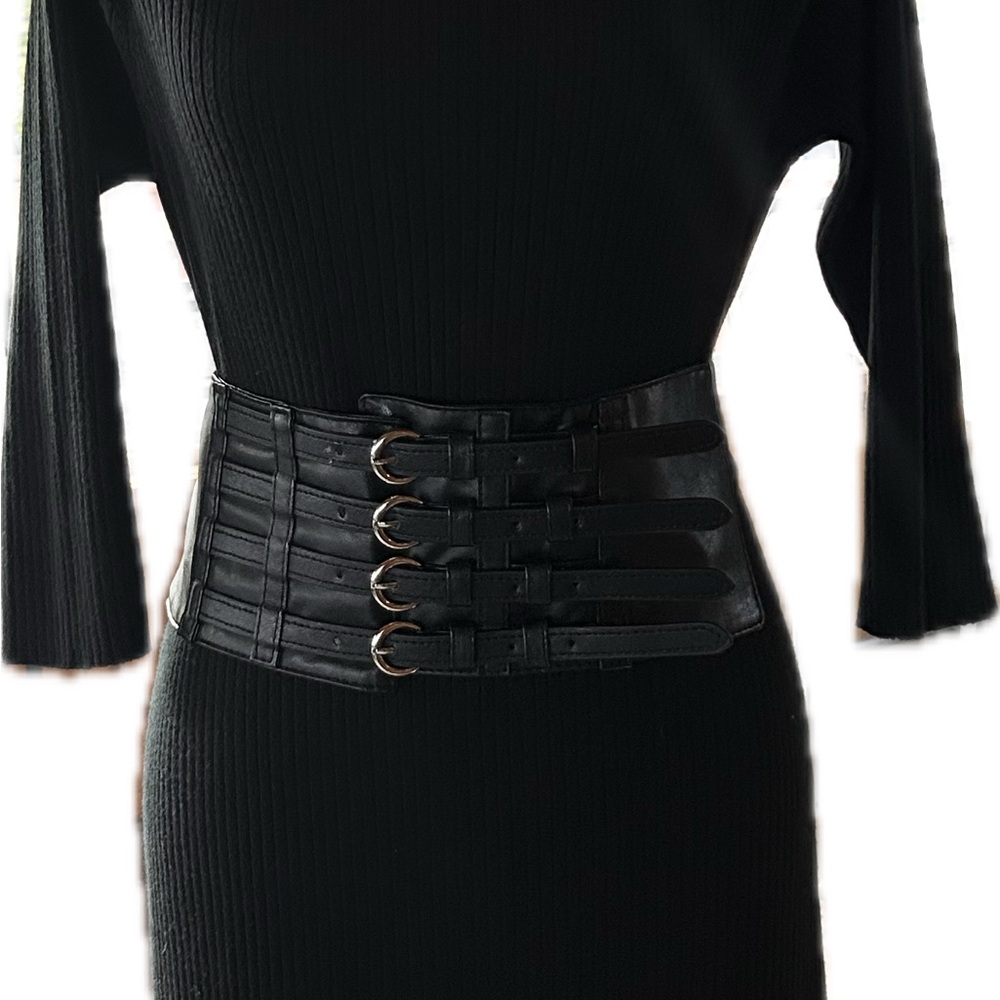Chic Black Multi-Strap Belt